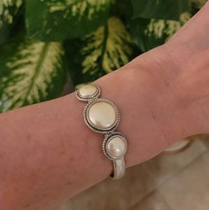 🤍LUCKY BRAND SILVER AND PEARL CUFF🤍